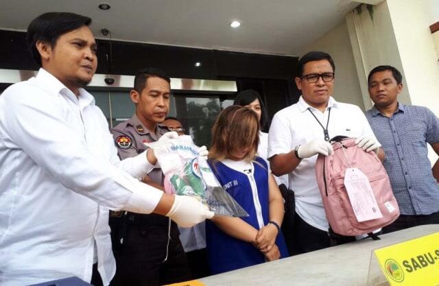 Seorang Wanita Selundupkan Sabu Seberat 212 Gram ke Alat Kelaminnya