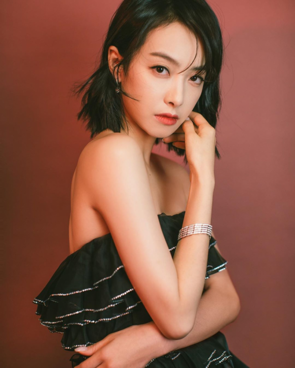 10 Pesona Victoria Song, Leader f(x) yang Kini Berkarier di Tiongkok