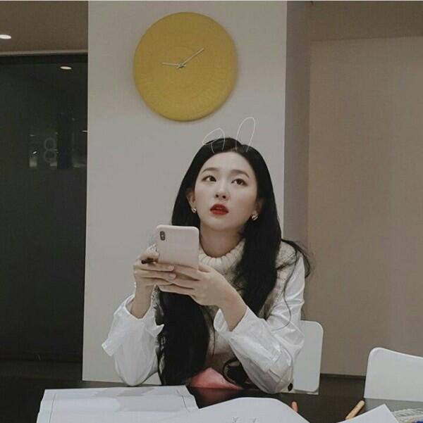 9 Potret Terbaru Seulgi Red Velvet Makin Karismatik pada Usia 26 Tahun