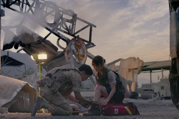 10 Adu Romantis Song Joong Ki vs Hyun Bin di Drama, Siapa Bikin Baper?