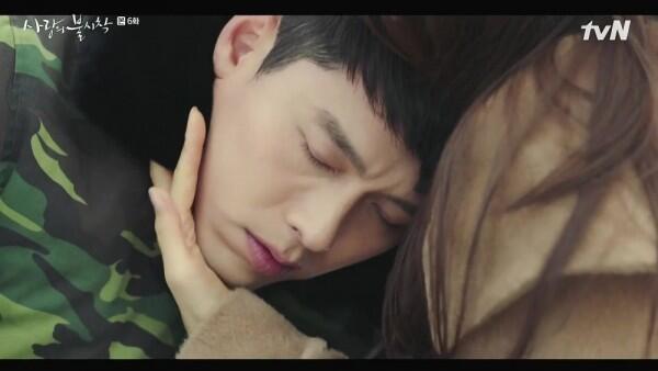 10 Adu Romantis Song Joong Ki vs Hyun Bin di Drama, Siapa Bikin Baper?