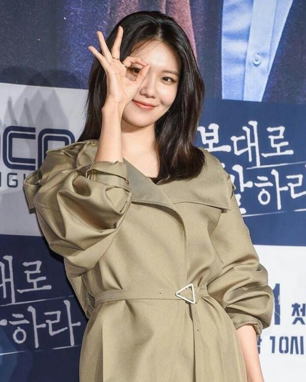 Genap 30 Tahun, 9 Potret Sooyoung SNSD Kian Memukau dan Awet Muda