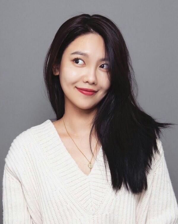Genap 30 Tahun, 9 Potret Sooyoung SNSD Kian Memukau dan Awet Muda
