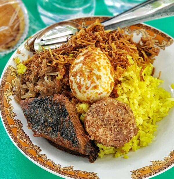 5 Warung Nasi Kuning Enak di Surabaya, Bumbunya Pas di Lidah