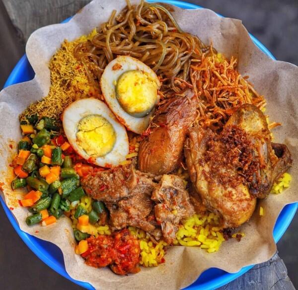 5 Warung Nasi Kuning Enak di Surabaya, Bumbunya Pas di Lidah