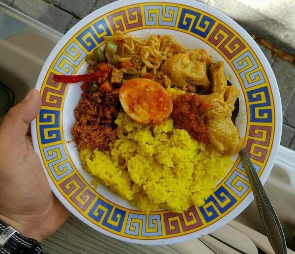 5 Warung Nasi Kuning Enak di Surabaya, Bumbunya Pas di Lidah