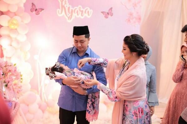 9 Momen Haru & Bahagia Akikah Tengku Kyara, Anak Ariska Putri Pertiwi