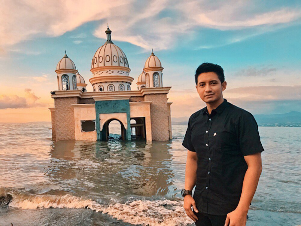 10 Potret Chand Kelvin yang Semakin Berkarisma, Hampir 35 Tahun!