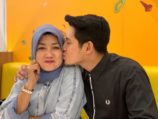 10 Potret Chand Kelvin yang Semakin Berkarisma, Hampir 35 Tahun!