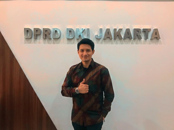 10 Potret Chand Kelvin yang Semakin Berkarisma, Hampir 35 Tahun!