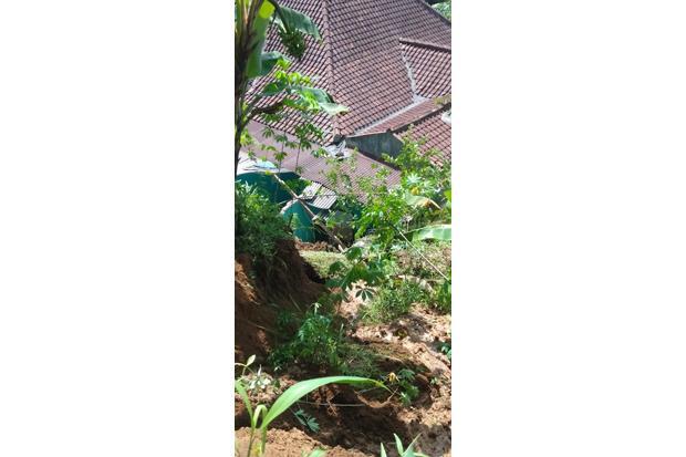 Dua Rumah di Puncak Bogor Rusak Akibat Longsor
