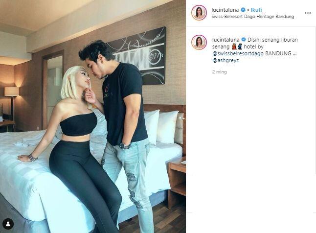 Basah-Basahan sampai Naik Onta, Ini Gaya Liburan Lucinta Luna dan Pacar