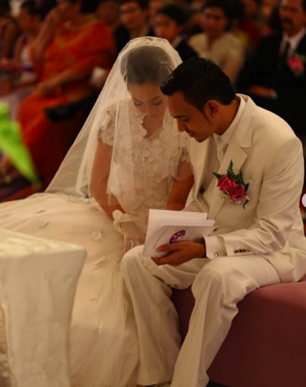 Satu Dekade Menikah, 10 Potret Kemesraan Verlita Evelyn dan Ivan Saba