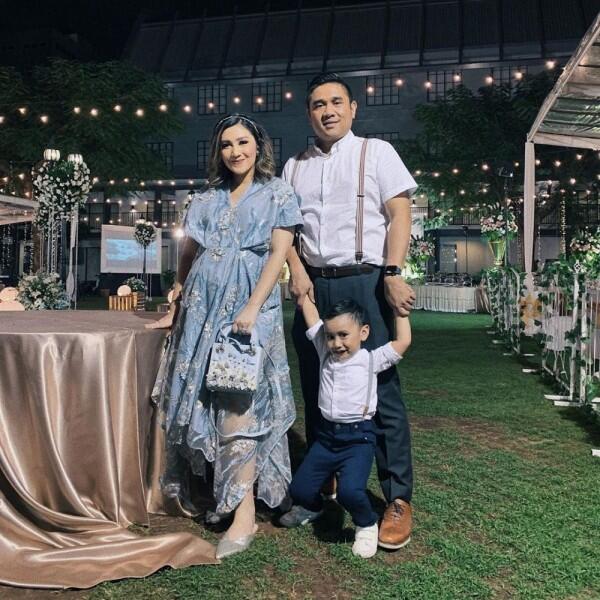 10 Potret Harmonis Keluarga Presenter Natasha Desiree, 8 Tahun Menikah