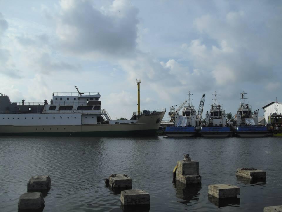 Mencari Pantai di Tengah 'Roaming'-nya Cirebon