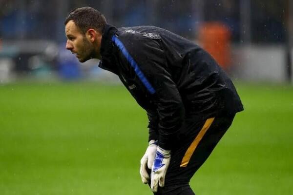 Handanovic Alami Cedera, Inter Milan Pilih Viviano Sebagai Pengganti