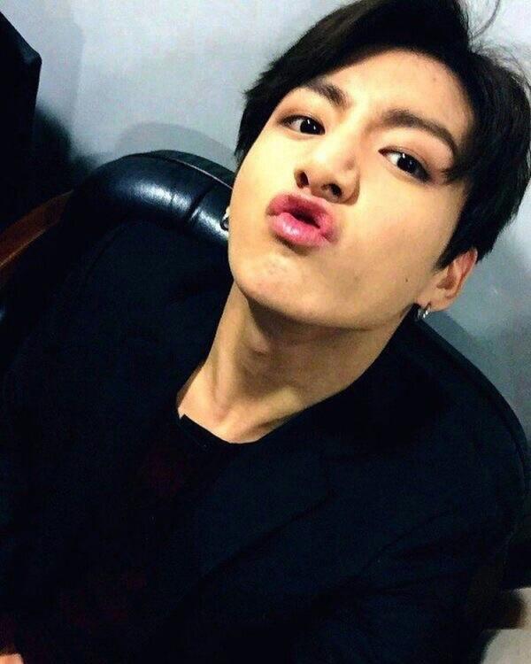 9 Pesona Jungkook BTS Saat Menampilkan Pouty Lips, Gemas Maksimal!