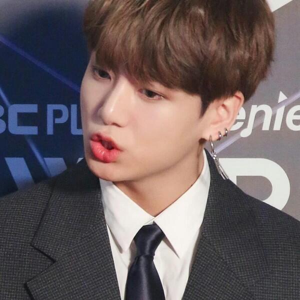9 Pesona Jungkook BTS Saat Menampilkan Pouty Lips, Gemas Maksimal!