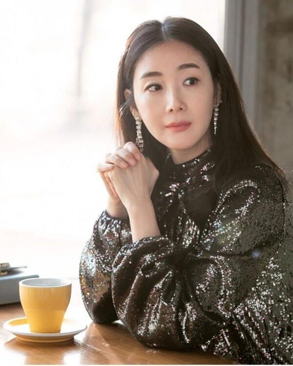 10 Potret Choi Ji Woo Jadi Cameo di "Crash Landing On You", Menawan!