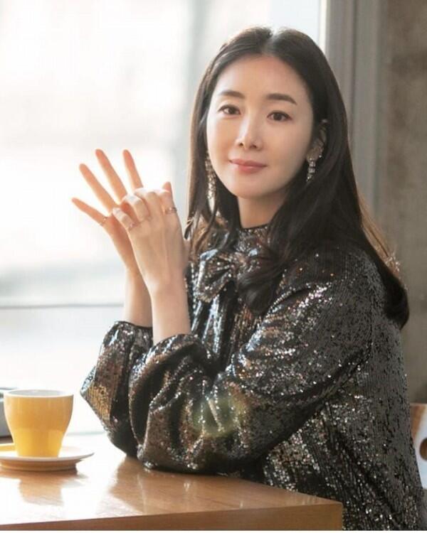 10 Potret Choi Ji Woo Jadi Cameo di "Crash Landing On You", Menawan!