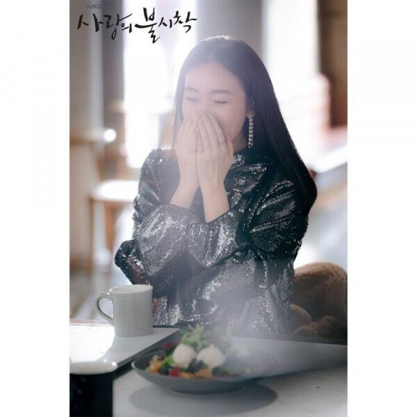 10 Potret Choi Ji Woo Jadi Cameo di "Crash Landing On You", Menawan!