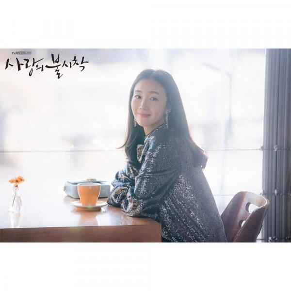 10 Potret Choi Ji Woo Jadi Cameo di "Crash Landing On You", Menawan!