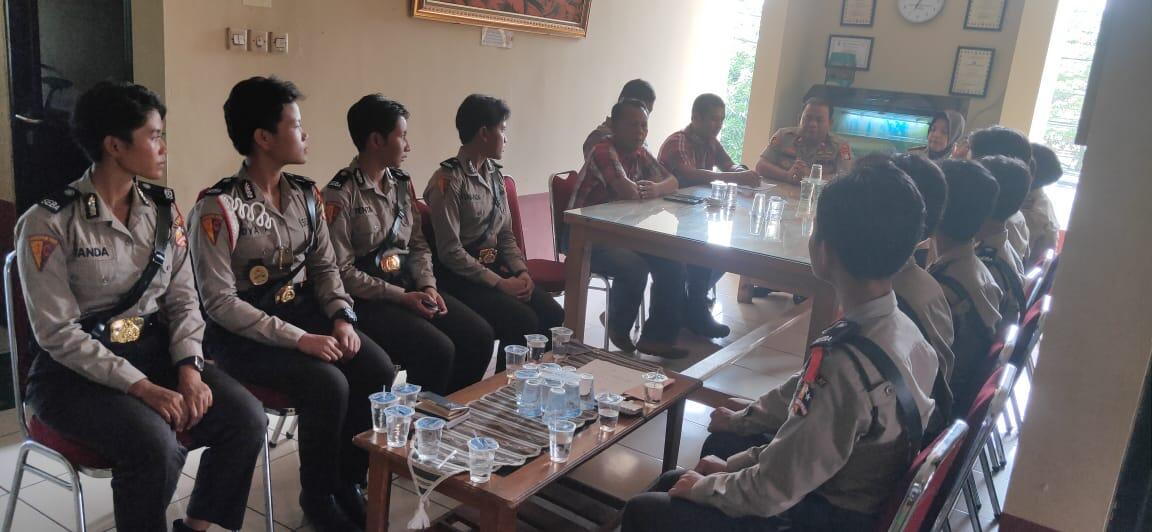 Kapolsek Neglasari Beri Pengarahan siswa Polwan Latja