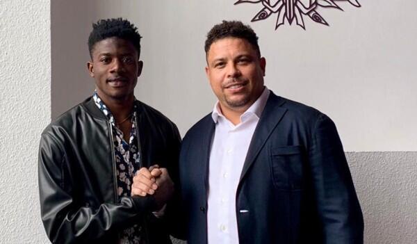 Manchester United Mengincar Bek Real Valladolid Mohammed Salisu