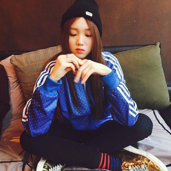 10 Referensi Style Kasual ala Lee Sung Kyung, Effortless Banget!
