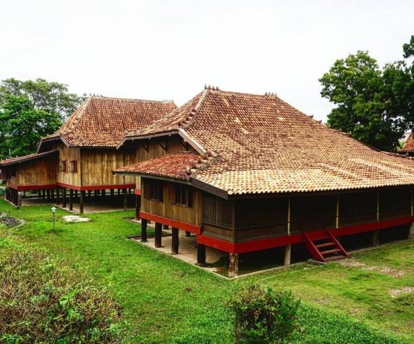 8 Museum Bergaya Rumah Adat Ini Buat Kalian Makin Kenal Indonesia