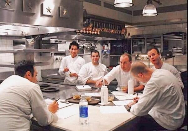 10 Transformasi Chef Juna yang Bikin Pengling dengan Pesonanya