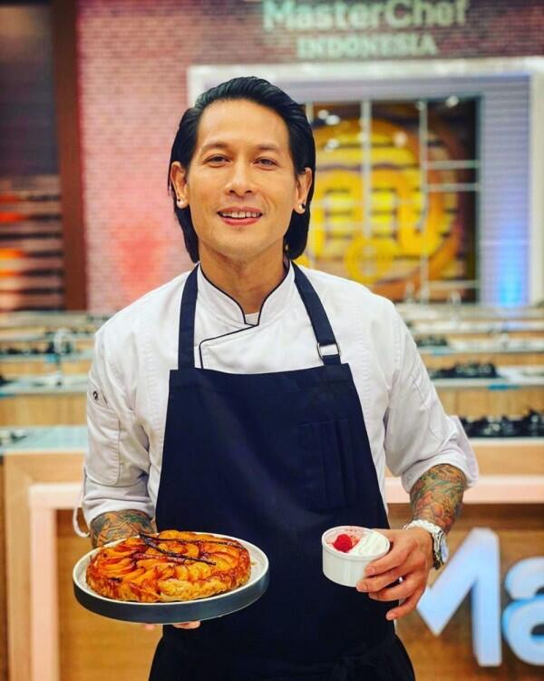 10 Transformasi Chef Juna yang Bikin Pengling dengan Pesonanya