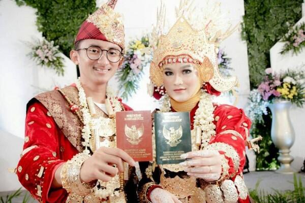 Berawal dari DM Berakhir di Pelaminan, Kisah Sejoli Ini Bikin Baper