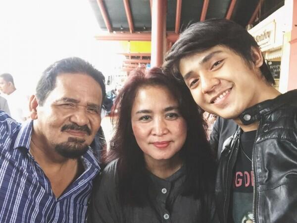 Panutan Warganet, Intip 10 Potret Keseruan Arbani Yasiz dan Keluarga!