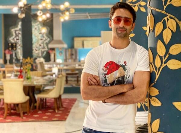 10 Gaya Fashion Shaheer Sheikh, Aktor India yang Populer di Indonesia