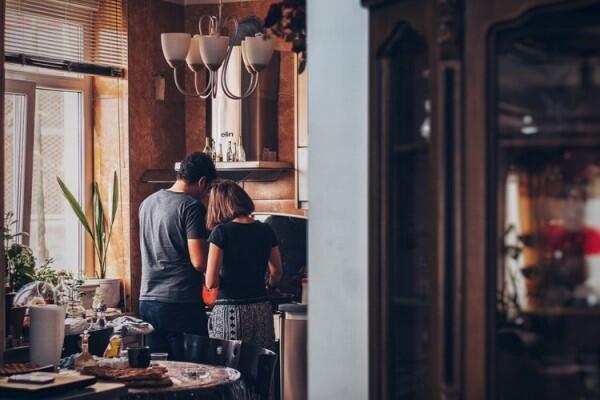 5 Perlakuan Manis Ini Bisa Bikin Pasangan Makin Mencintaimu