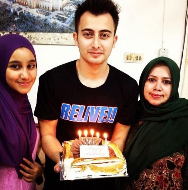 Family Man, Intip 10 Potret Hangat Irvan Farhad & Sang Mama!