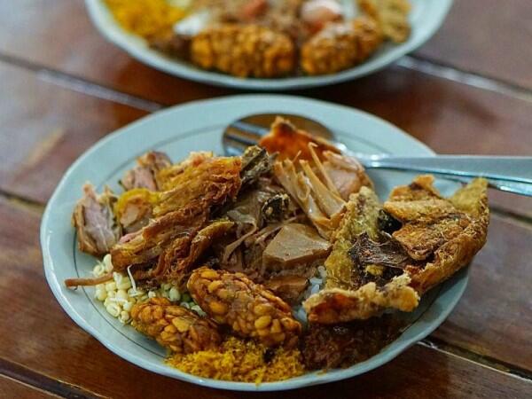 5 Kuliner Khas yang Bikin Kamu Kangen Terus sama Kota Malang