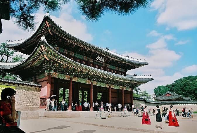 5 Istana dan Kuil Bersejarah yang Wajib Dikunjungi Saat Liburan Ke Korea Selatan