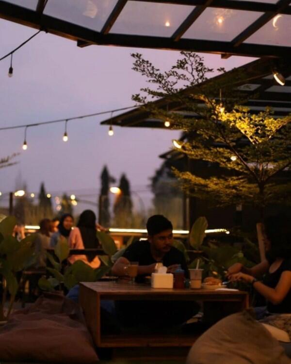 7 Rekomendasi Kafe Romantis di Bandung, Berdua Gak Sampai Rp150 Ribu