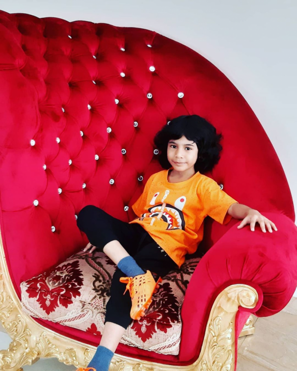 10 Potret Gemas Akja Dethan, Artis Cilik yang Curi Perhatian Publik