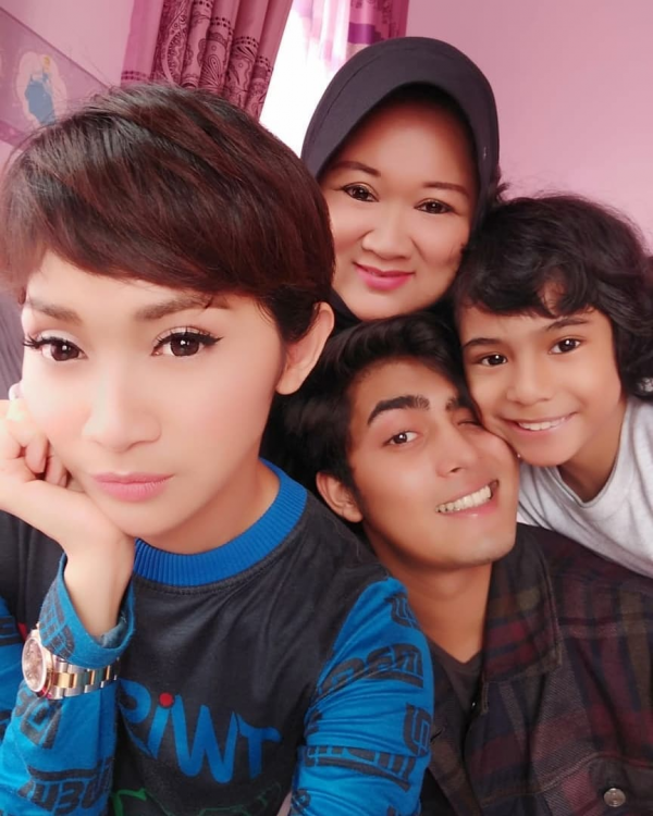 10 Potret Gemas Akja Dethan, Artis Cilik yang Curi Perhatian Publik