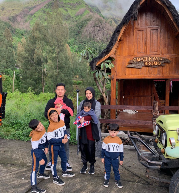 Bayi Stylish, 10 Gaya Si Kembar Shaldy & Shelma yang Fashionable Abis