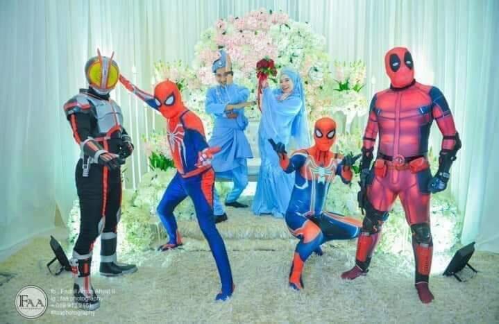 Antar Adik Perempuan Bungsu Nikah, Para Abang Gunakan Cosplay Superhero, Asli Keren!