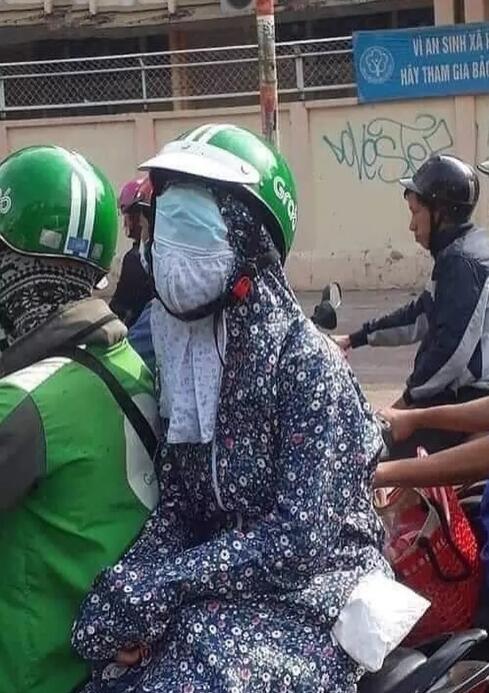 10 Potret Penumpang Ojol yang Bikin Ngakak