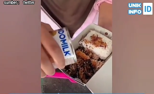 Heboh Menu Makanan Ayam Geprek Oreo Toping Susu Kental Manis, Netijen Komen Nyinyir!