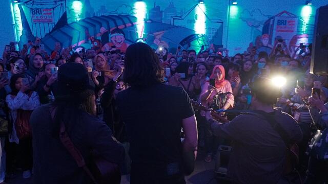 Begini Serunya Bahana On MRT Stage Bareng Virzha
