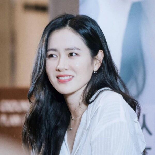 Son Ye-Jin, Apakah Dia Bidadari Yang Menyamar jadi Artis Korea? Indahnya Memukau!