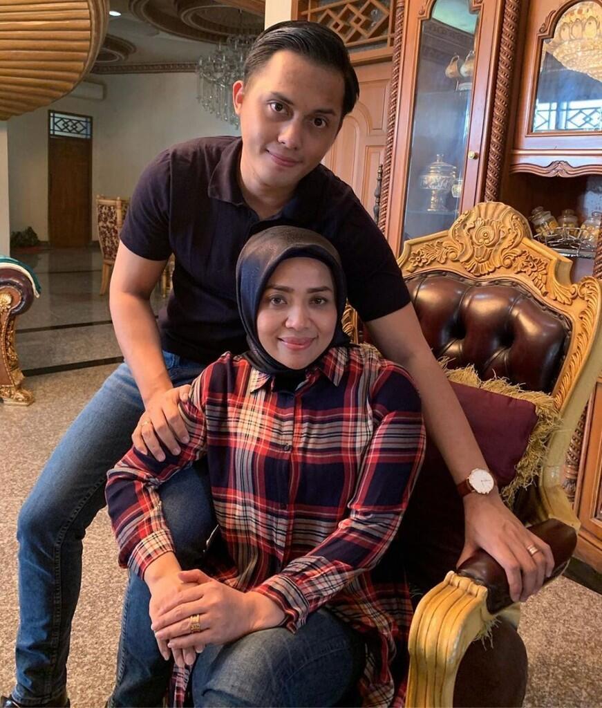 Muzdalifah Ungkap Posisi Nyaman Diranjang