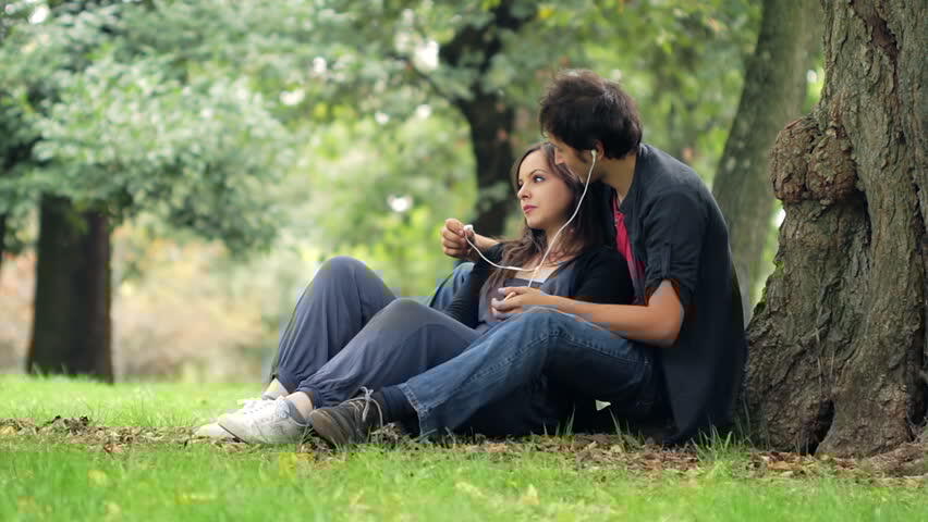 8 Cara Meningkatkan Kualitas Komunikasi bagi Pasangan Long Distance Relationship